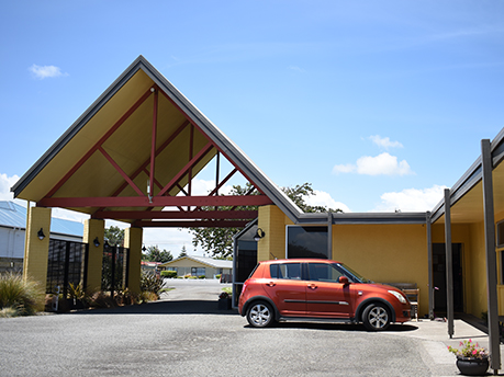 Front Car Park Entrance Of Mount View Motel In Hawera Of South Taranaki NZ