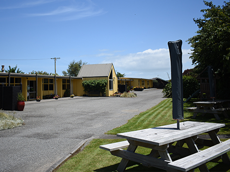 Picnic Tables At Mount View Motel In Hawera Of South Taranaki NZ